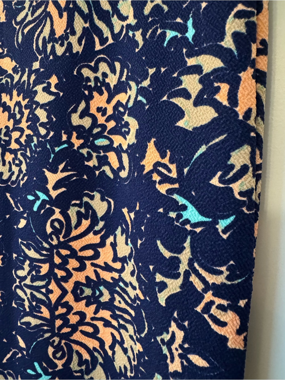 EUC LuLaRoe Damask Cassie Floral Pencil Skirt Size Medium - Picture 2 of 4